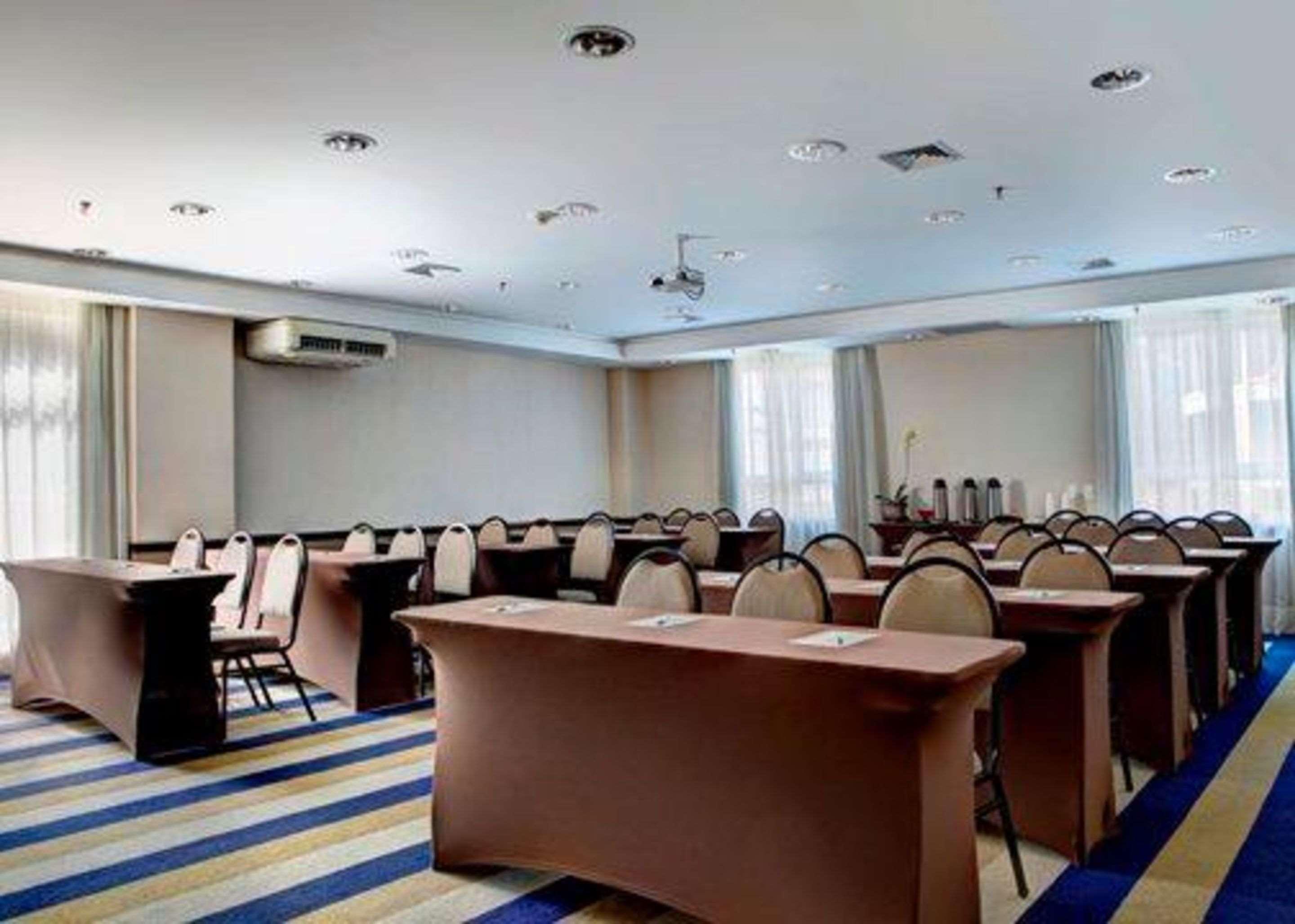 Quality Hotel Curitiba Ngoại thất bức ảnh